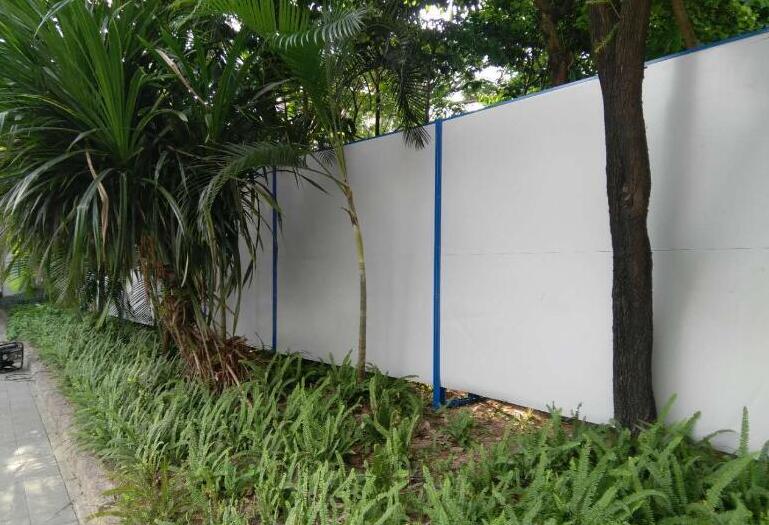 「PVC圍擋廠家」PVC圍擋在施工搭建是要注意哪些問題點？