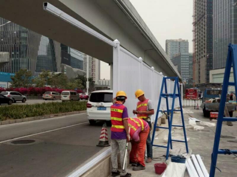深圳外環高速沙井段圍擋施工現場：旭東圍擋源頭廠家