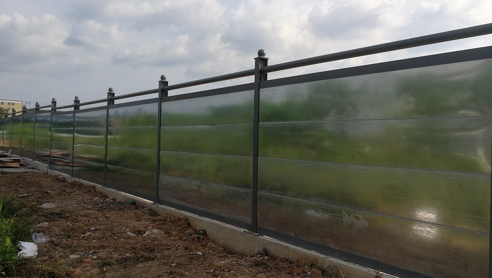 鋼結構鍍鋅板圍擋的優(yōu)勢在哪里？