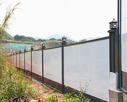 常見(jiàn)的建筑施工圍擋都具有什么樣的特點(diǎn)？